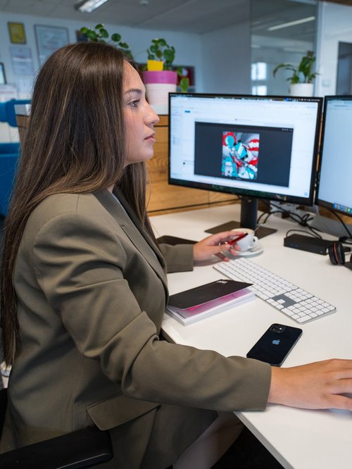 Bereits beim Webdesign ist der Fokus auf Barrierefreiheit essenziell