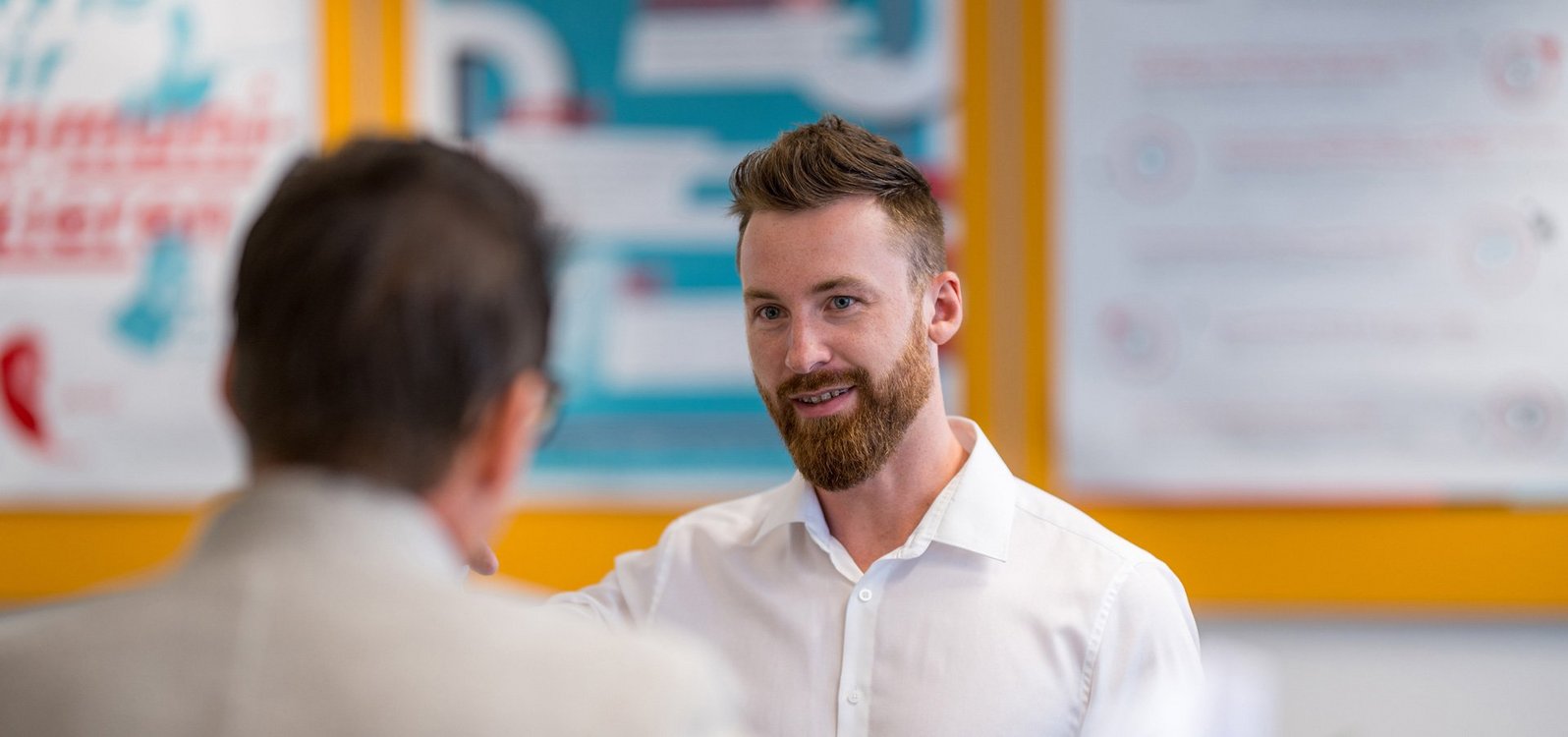 Unser SIWA Experte im Beratungsgespräch