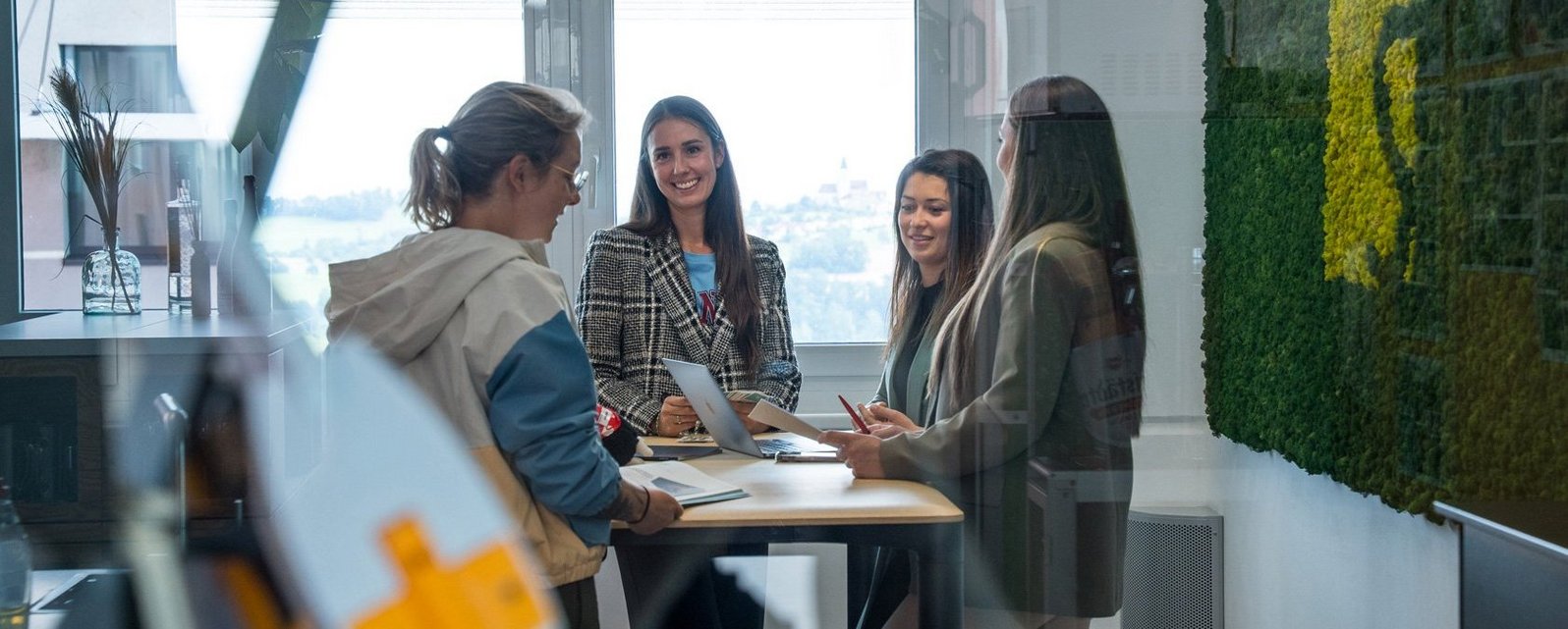 SIWA Marketing und HR Team bei der Besprechung