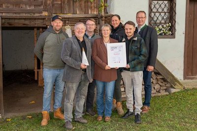 Gruppenfoto mit den Preisträgern und Daniel von SIWA Online GmbH