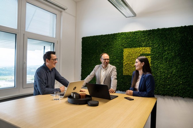 SIWA Geschäftsführer, Head of Sales, und Head of Projects im Beratungsgespräch zu Digital Plus 26