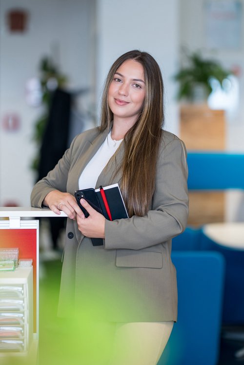 SIWA Mitarbeiterin Team Design und Marketing