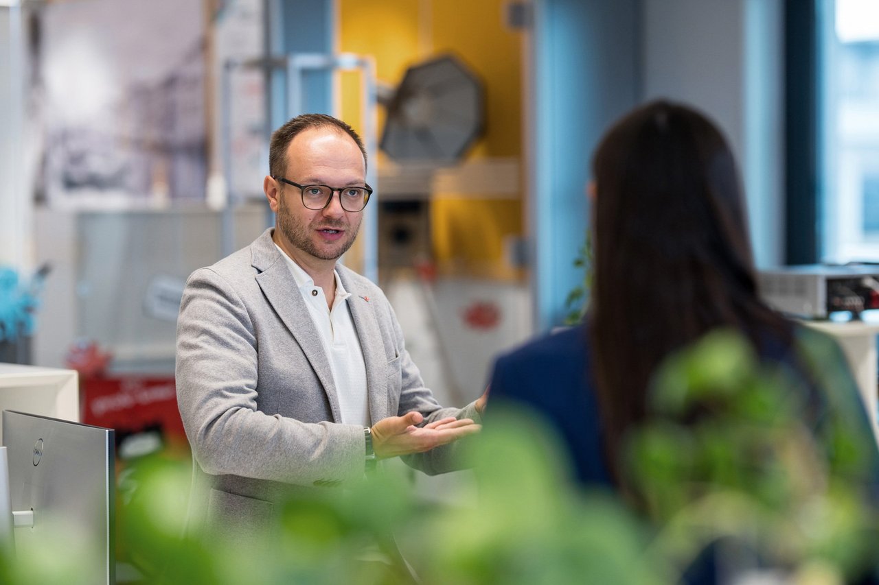 Head of Sales Benjamin im Beratungsgespräch
